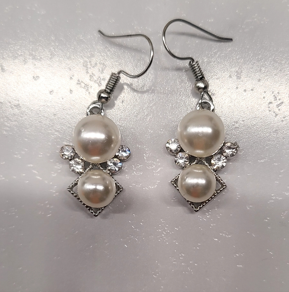 Elegant Silver Pearl Drop Earrings